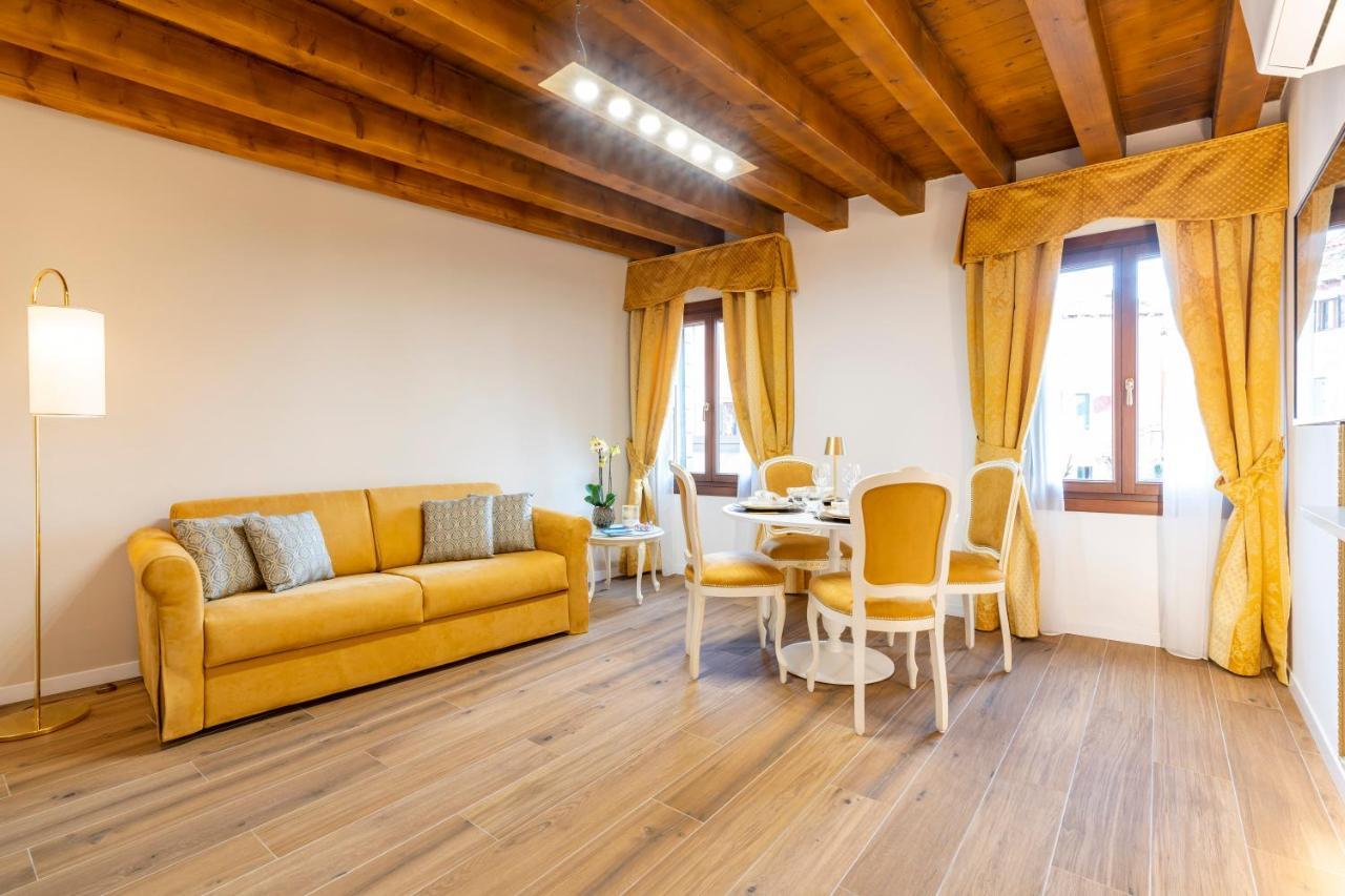 Laguna D'Oro Luxury Apartments Venesia Bagian luar foto