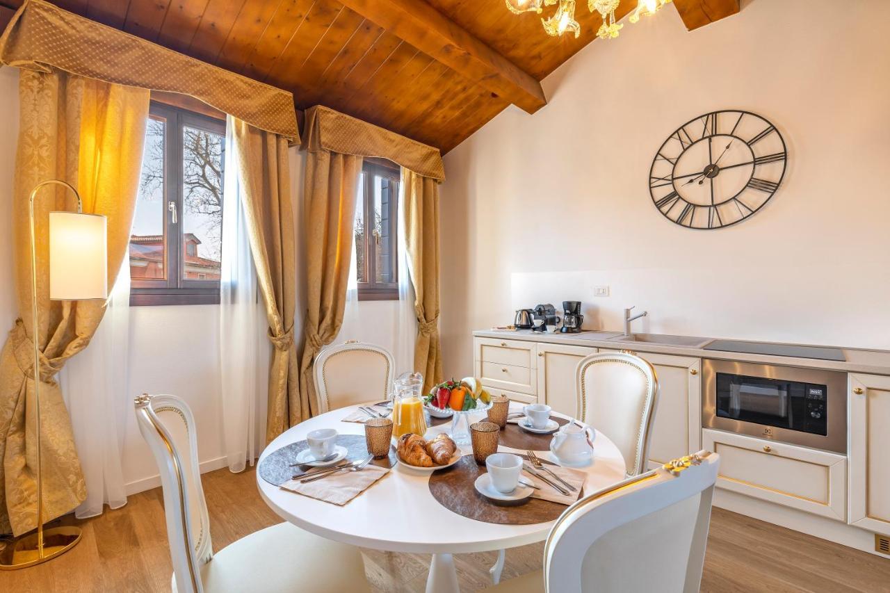 Laguna D'Oro Luxury Apartments Venesia Bagian luar foto